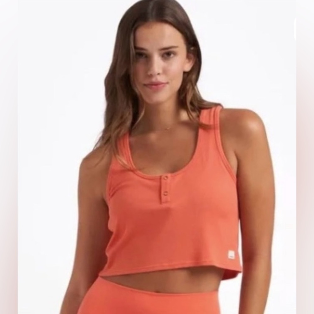 Vuori Cove Crop Tank